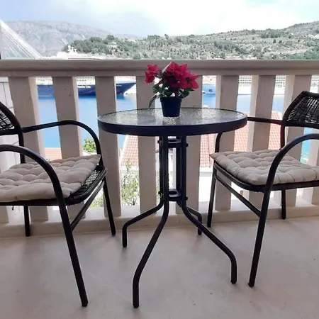 Πανσιόν Sirena 3*