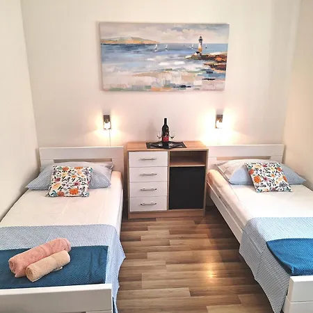 Πανσιόν Sirena Ντουμπρόβνικ